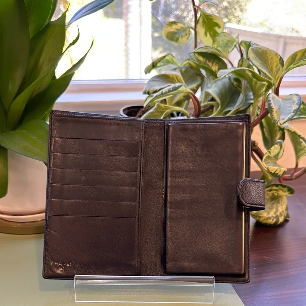 Chanel Caviar Black Kiss Lock Wallet - Picture 2 of 12